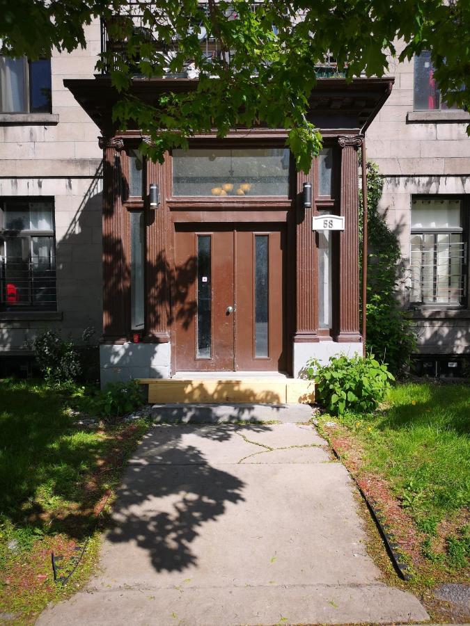 Room With King Bed In Shared 3 Bedroom Downtown Montréal Kültér fotó